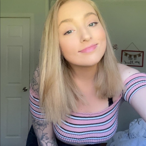 Meet your Posher, Katelyn - Picture 1 of 1